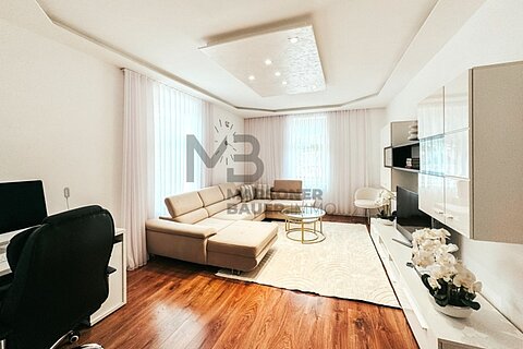 Spazioso appartamento con spazi ben sfruttati e pertinenze in una villa storica a Merano